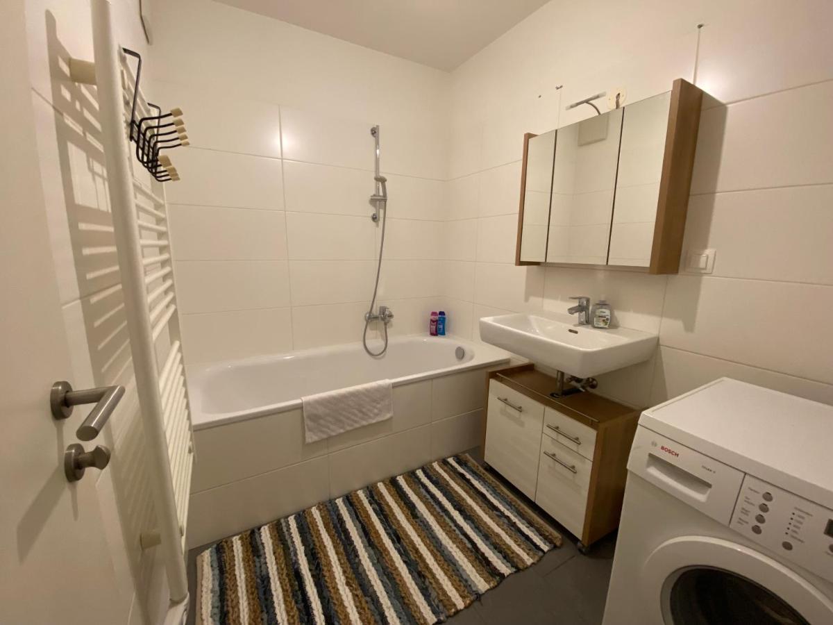 9 Stops Away From City-centre Apartamento