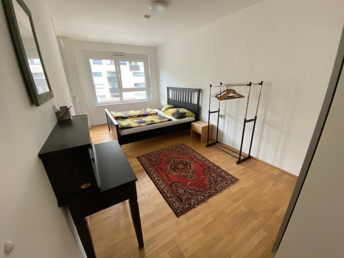 Apartamento 9 Stops Away From City-centre *